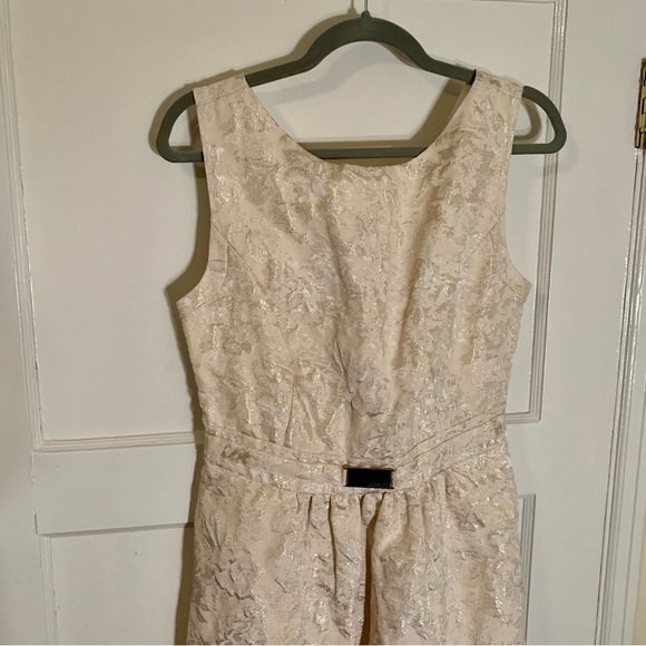 Jennifer Lopez Cream/Gold Fit & Flare Sleeveless Formal Mini Dress - Picture 2 of 8